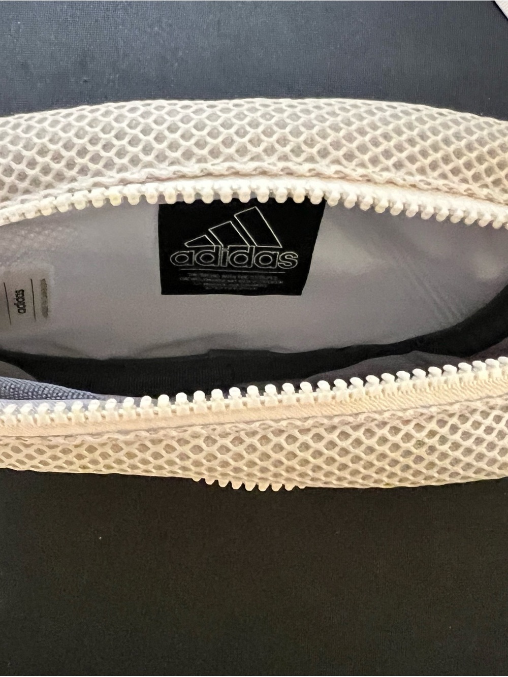 Adidas Cream Mesh Belt Bag (Fanny Pack) With Front Zip & Straps - Picture 6 of 8